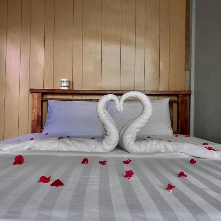 Perhentian Hazipah Hotell Kampong Pasir Hantu Exteriör bild