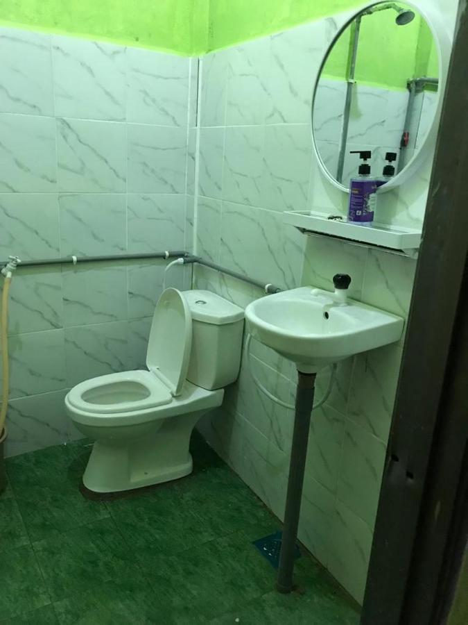 Perhentian Hazipah Hotell Kampong Pasir Hantu Exteriör bild
