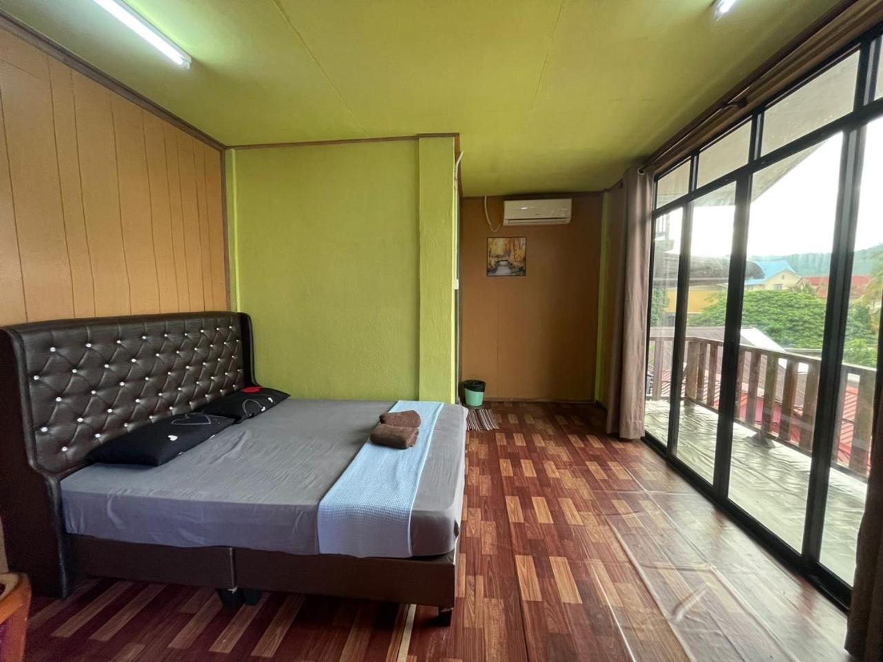 Perhentian Hazipah Hotell Kampong Pasir Hantu Exteriör bild